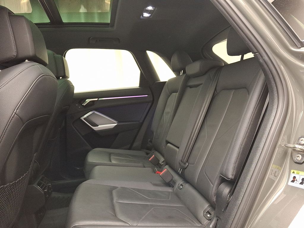 Thumbnail: 2023 Audi Q3 - 10