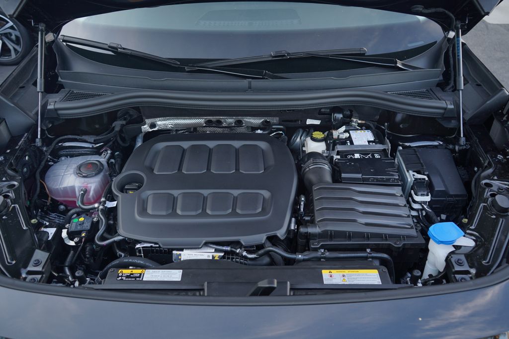 Thumbnail: 2025 Volkswagen Tiguan - 12