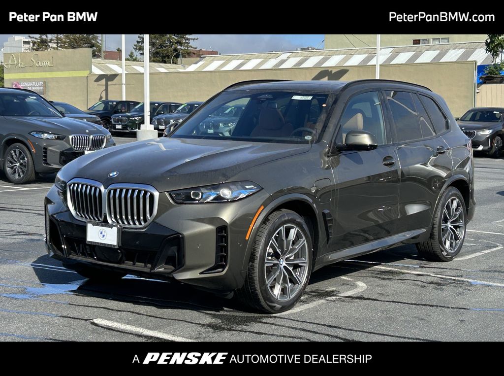 2026 BMW X5 xDrive50e Hero Image