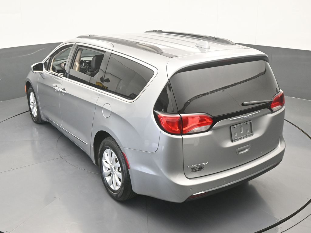 Used 2017 Billet Silver Metallic Clearcoat Chrysler Touring L image 49