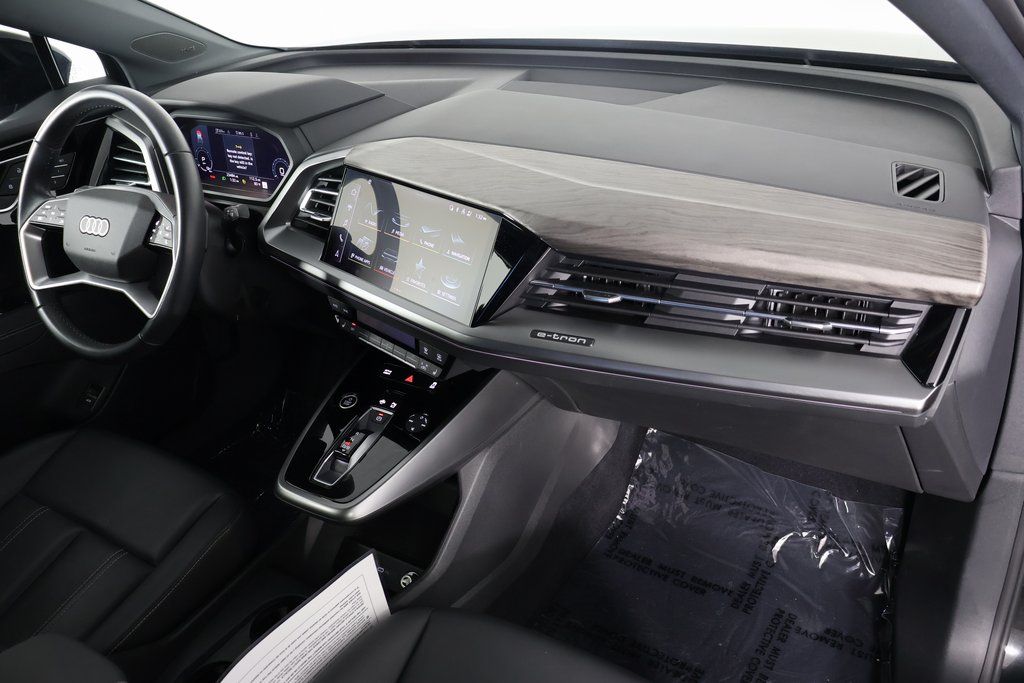 Thumbnail: 2023 Audi Q4 e-tron - 9