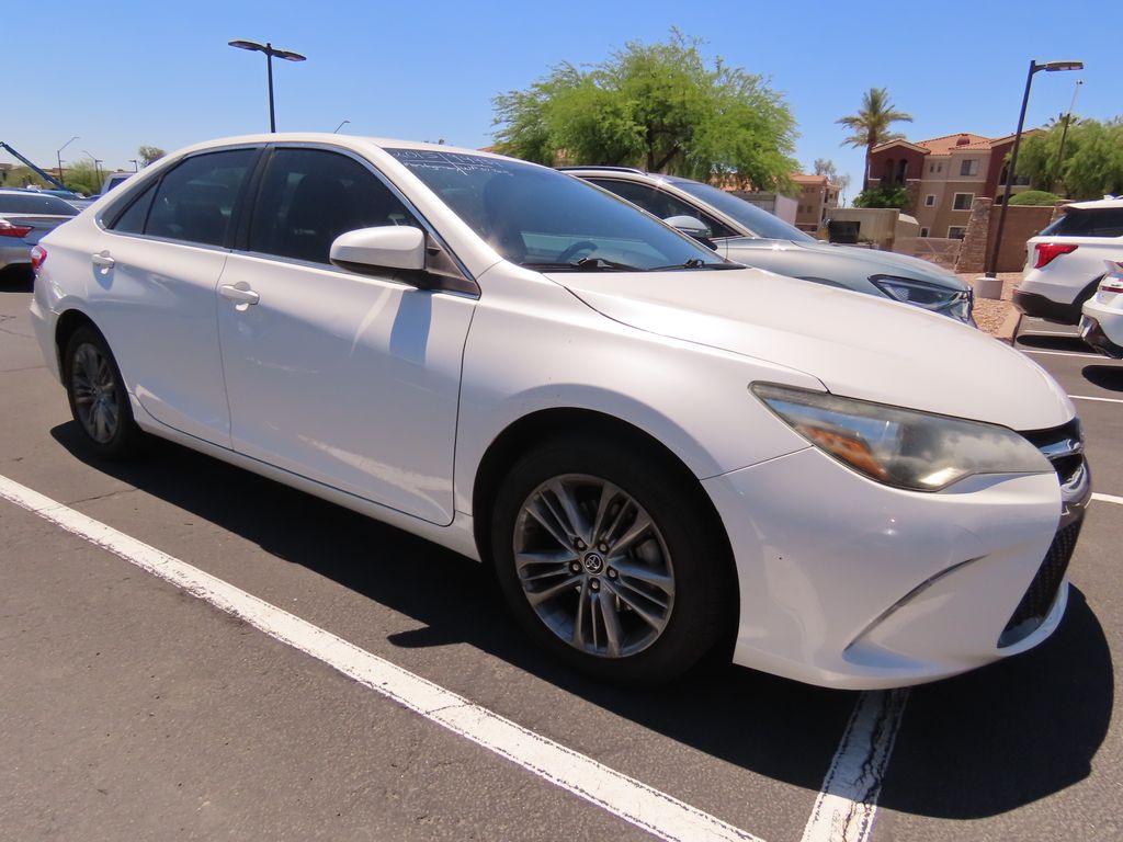 2015 Toyota Camry SE 2