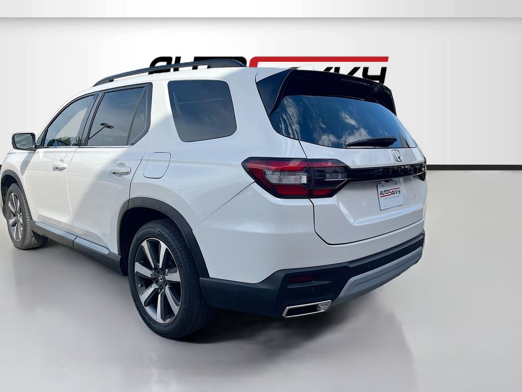 Used 2024 White Honda Touring image 5