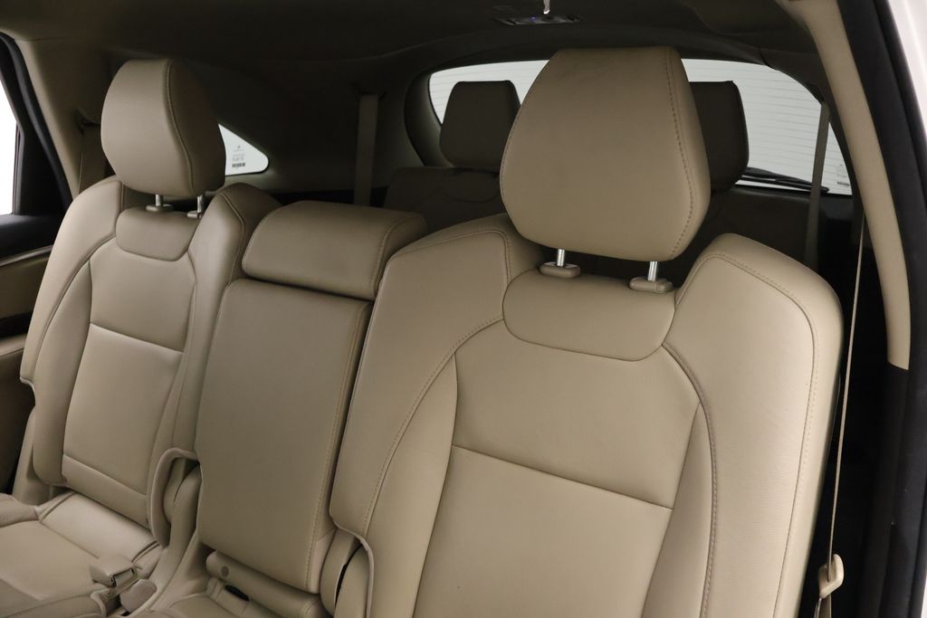 Thumbnail: 2017 Acura MDX - 18