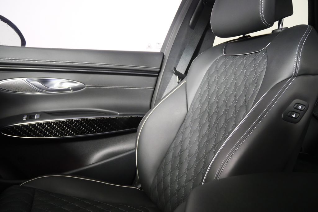 Thumbnail: 2024 Genesis GV70 - 29