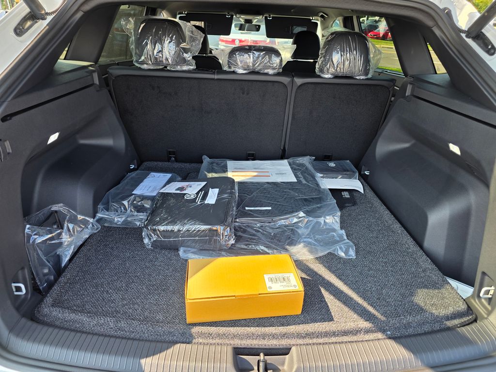 2026 Volkswagen Atlas Cross Sport 2.0T SE w/Technology White/off-white at Sutliff Volkswagen