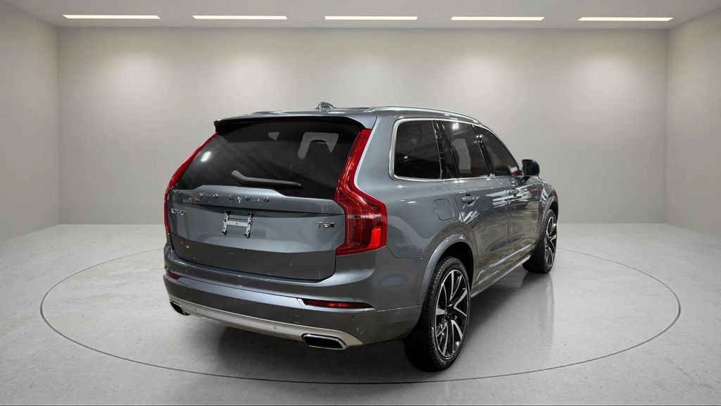 Used 2020 Osmium Gray Metallic Volvo T6 Momentum image 3