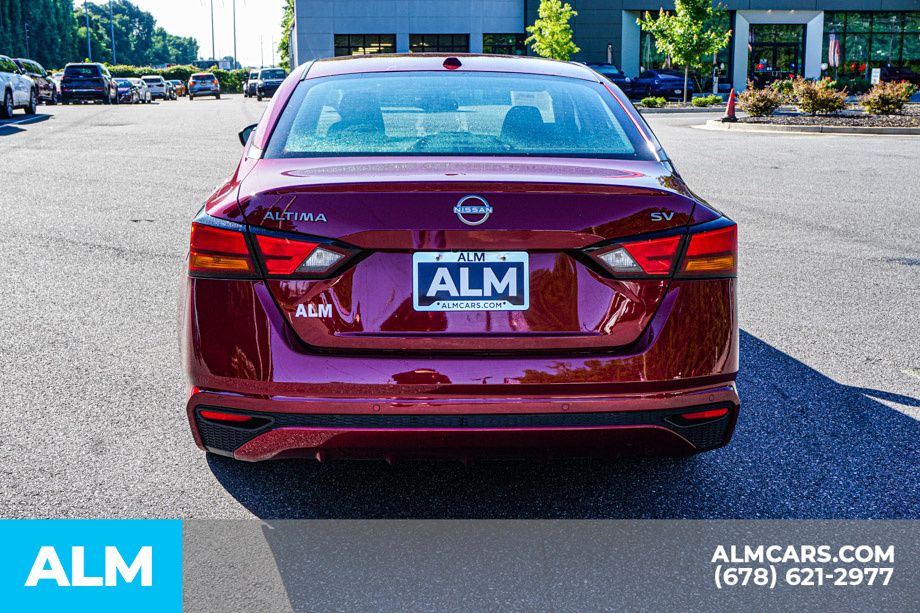 Used 2024 Red Nissan 2.5 SV image 10