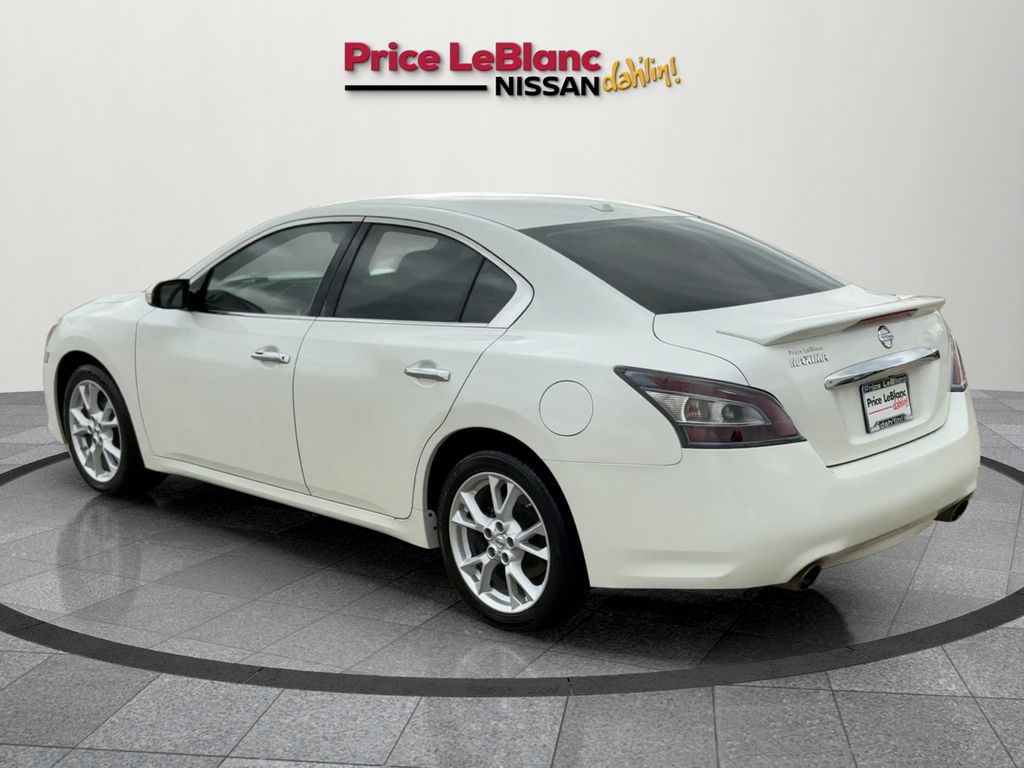 2013 Nissan Maxima 3.5 SV White at Ultimate Motorsports