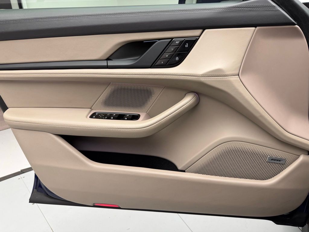 Thumbnail: 2021 Porsche Taycan - 20