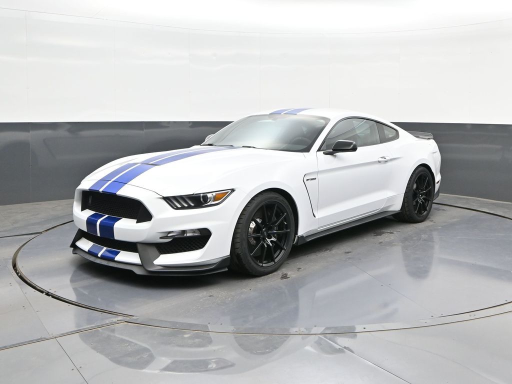 Oxford White 2017 Ford Mustang Shelby GT350 Fastback RWD Coupe Rear-Wheel Drive 6-Speed Manual