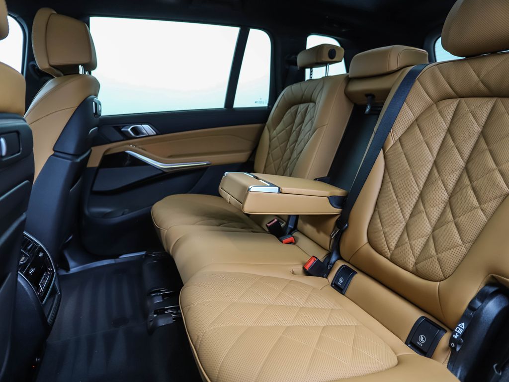 Thumbnail: 2023 BMW X7 - 22