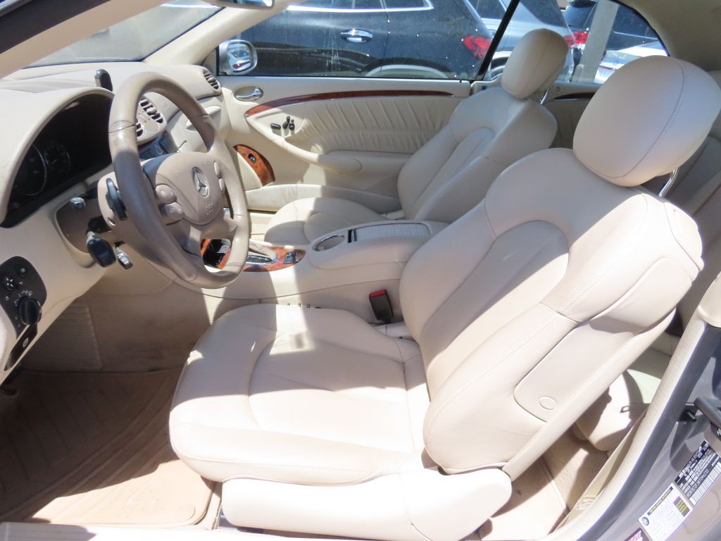 Thumbnail: 2008 Mercedes-Benz CLK - 9