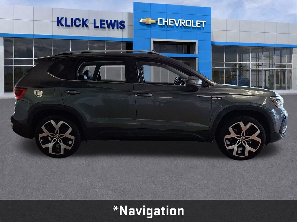 2022 Volkswagen Taos 1.5T SEL Gray at Subaru and VW of Moon Township