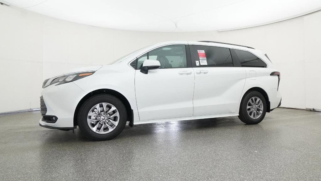 Thumbnail: 2025 Toyota Sienna - 18