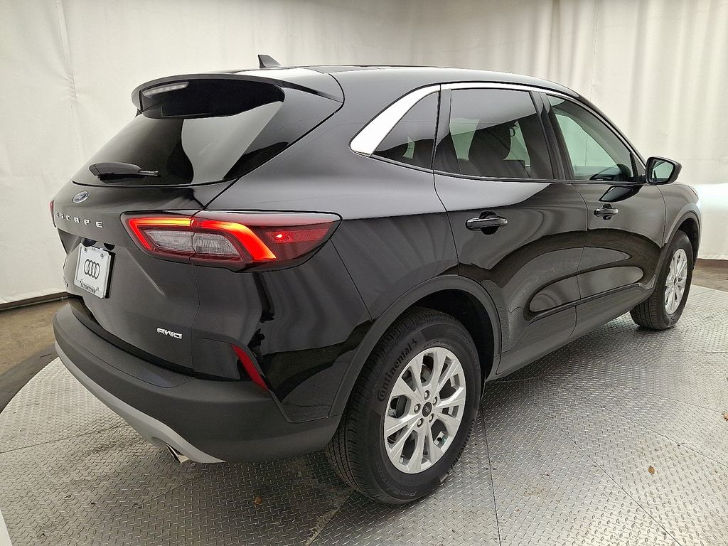 Thumbnail: 2024 Ford Escape - 4