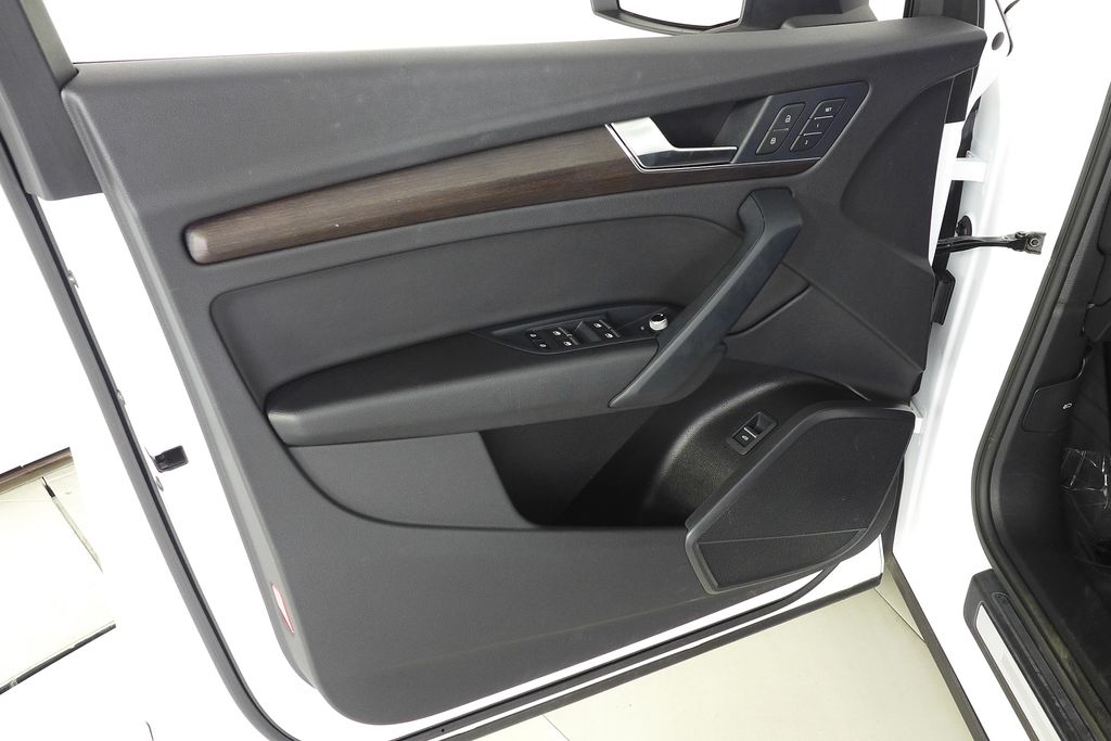 Thumbnail: 2023 Audi Q5 - 11