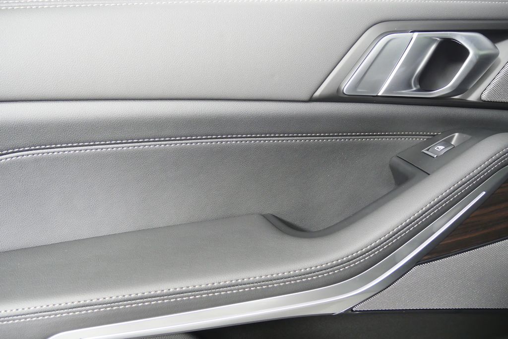 Thumbnail: 2026 BMW X5 - 13