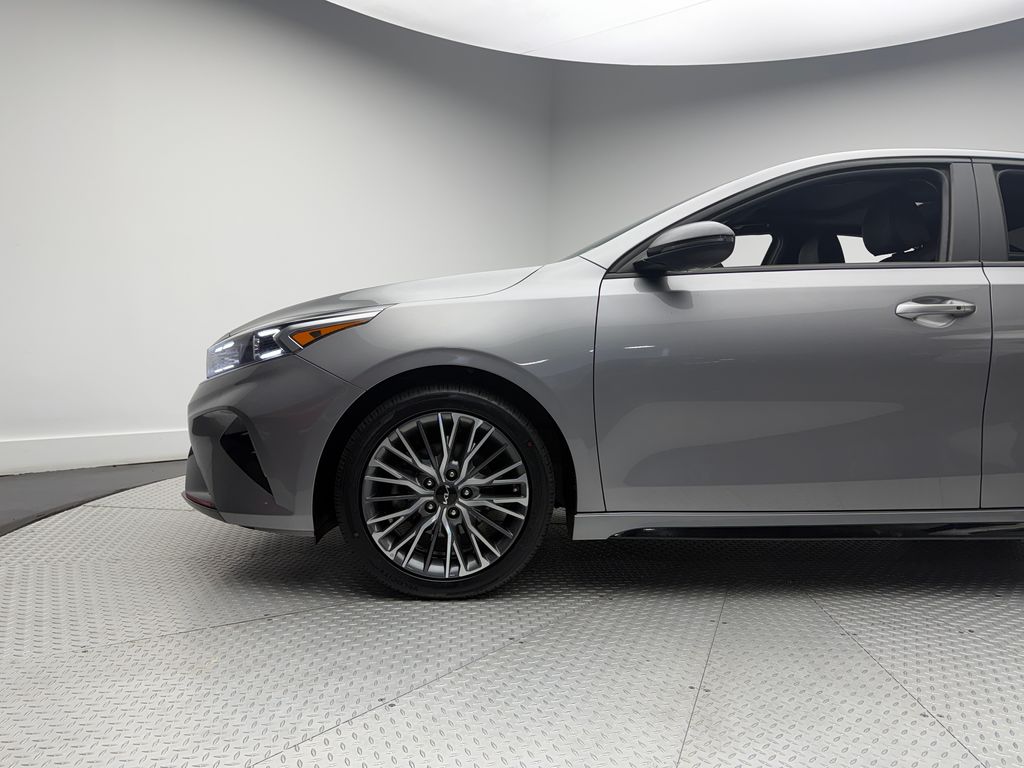 Thumbnail: 2023 Kia Forte - 4