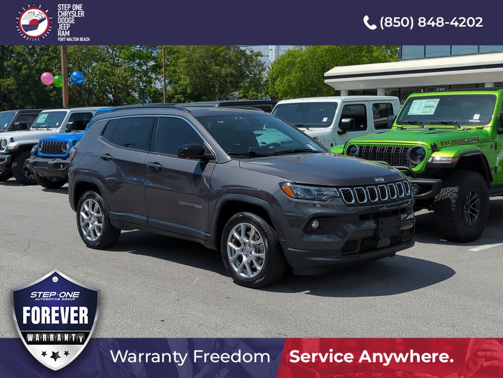 2024 Jeep Compass Latitude Lux 4WD