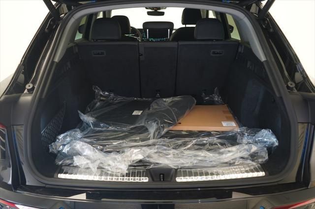 Thumbnail: 2025 Audi Q5 - 11