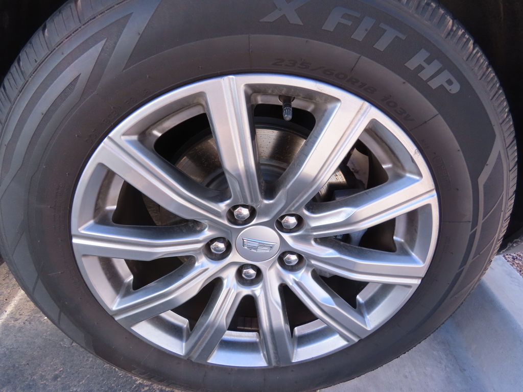 Thumbnail: 2019 Cadillac XT4 - 16