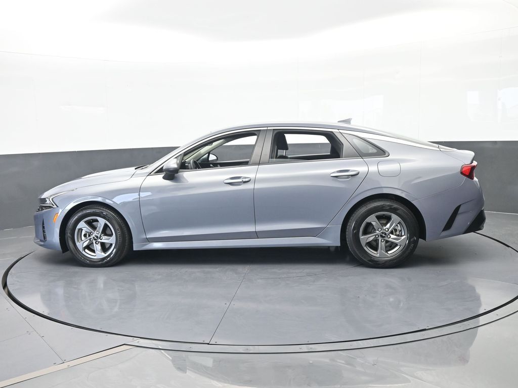 Used 2024 Everlasting Silver Kia LXS image 3
