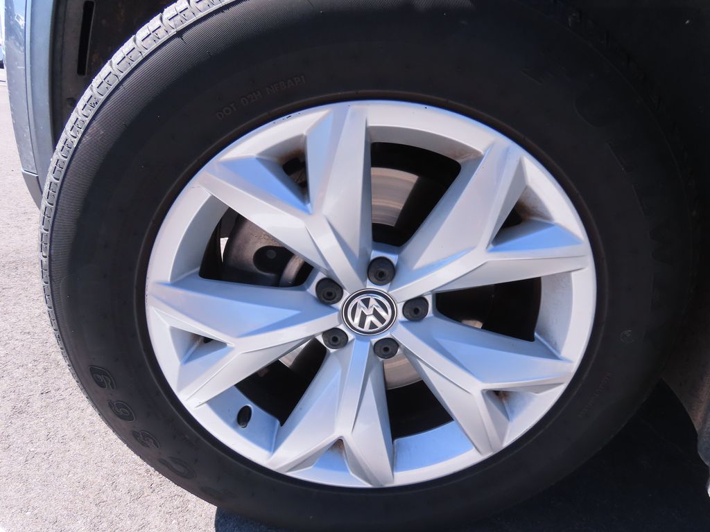 Thumbnail: 2018 Volkswagen Atlas - 15