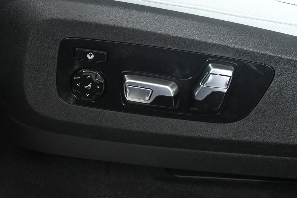 Thumbnail: 2026 BMW X5 - 25