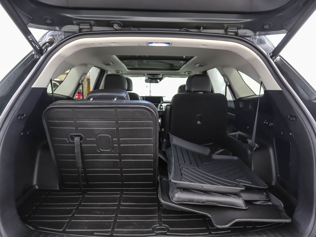 Thumbnail: 2022 Kia Sorento - 25