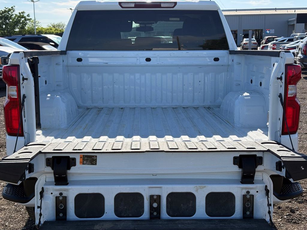 2023 Chevrolet Silverado 1500 RST - 11