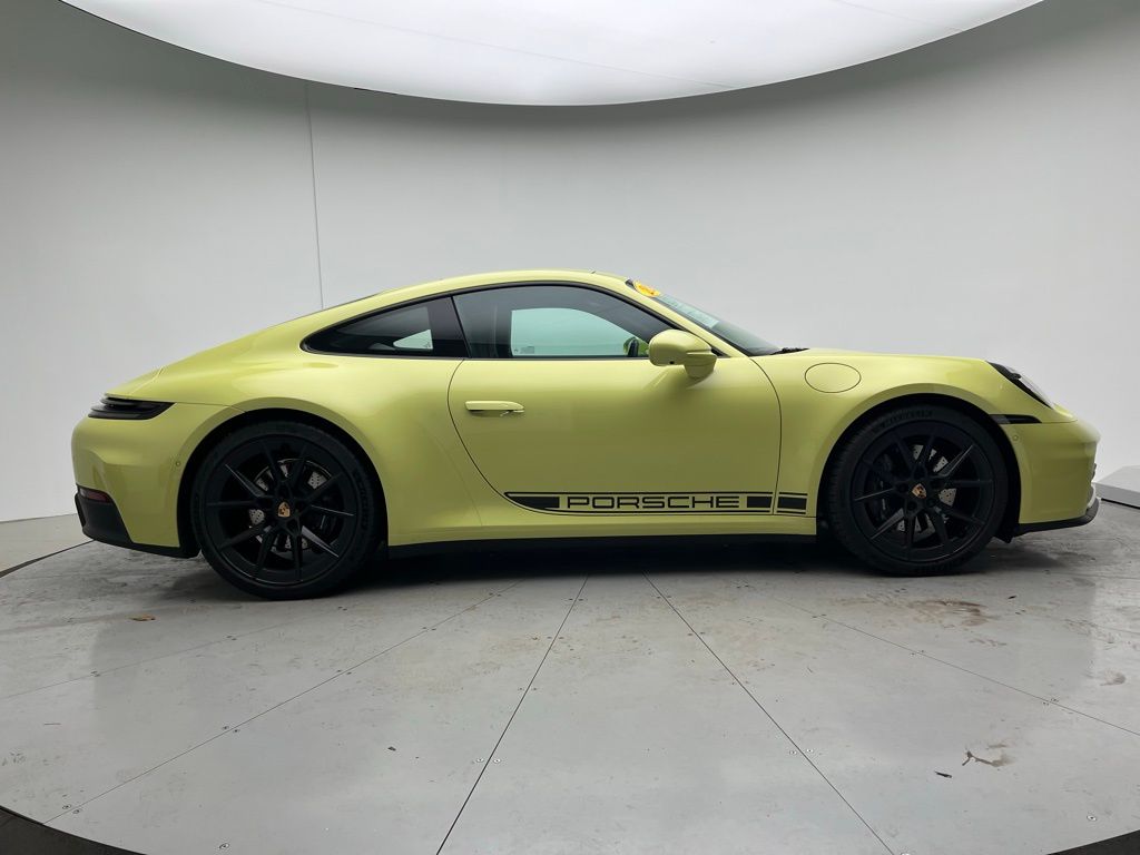 Thumbnail: 2025 Porsche 911 - 23