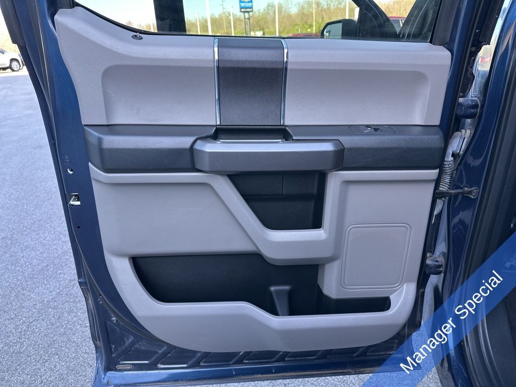 2019 Ford F-150 XLT photo