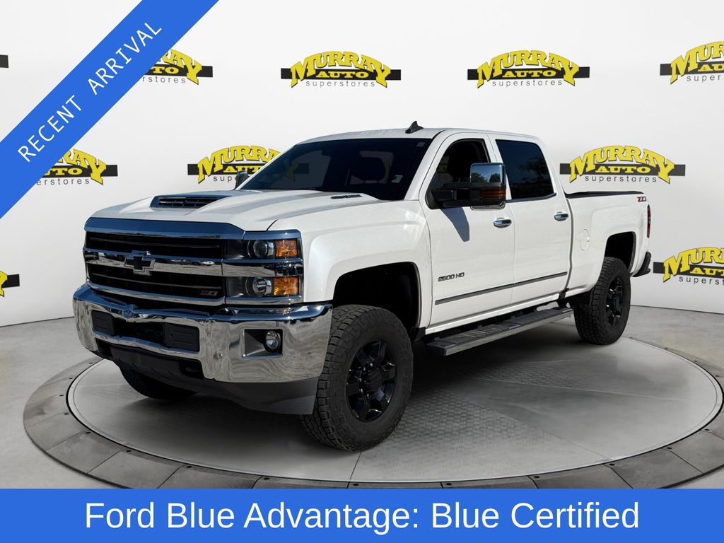 White (Iridescent Pearl Tricoat) 2018 Chevrolet Silverado 2500HD LTZ Crew Cab 4WD Pickup Truck Four-Wheel Drive 6-Speed Automatic