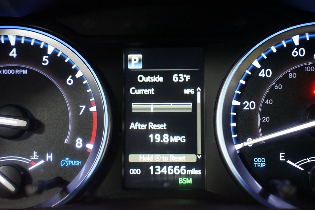 Thumbnail: 2019 Toyota Highlander - 16