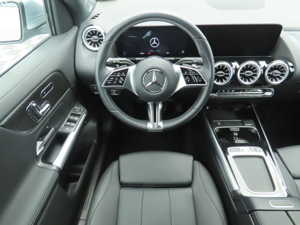 Thumbnail: 2025 Mercedes-Benz GLA - 10