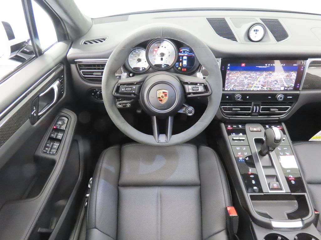 Thumbnail: 2026 Porsche Macan - 18