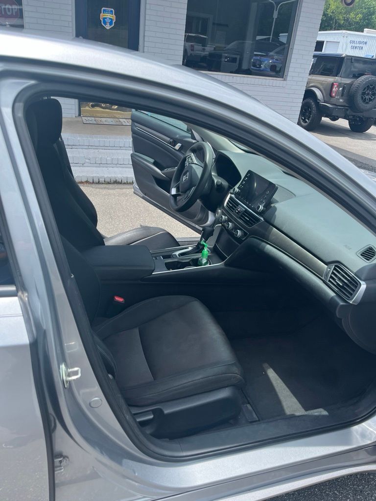 Used 2019 Silver Honda LX image 9