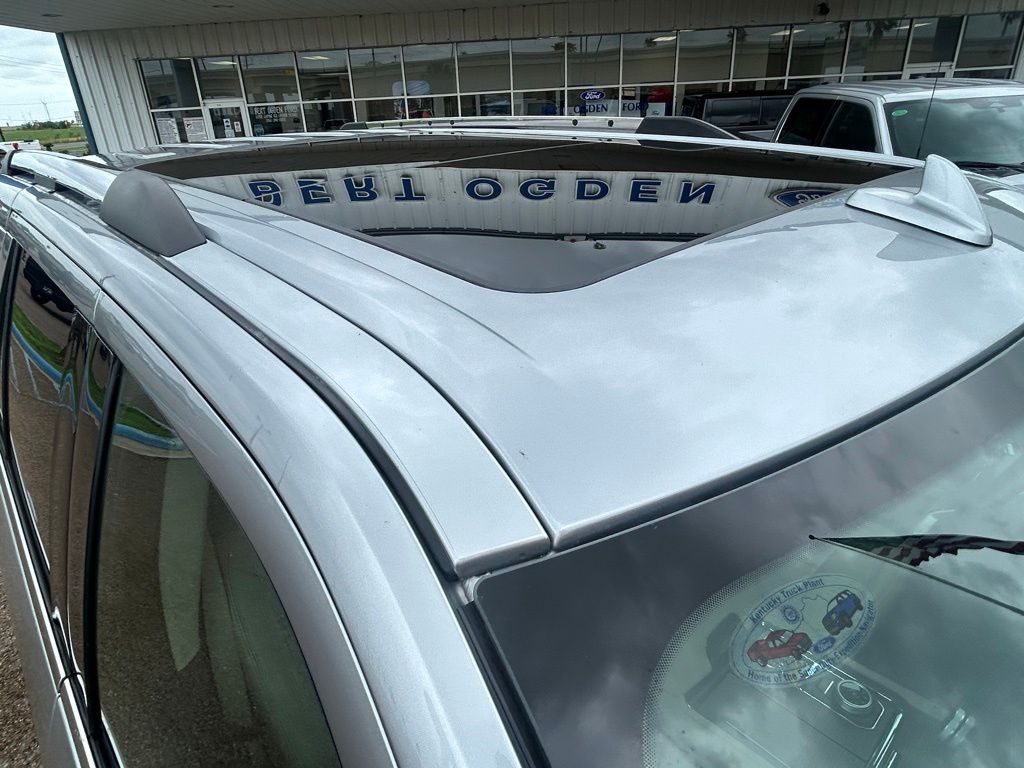 Used 2023 Silver Ford Limited image 7