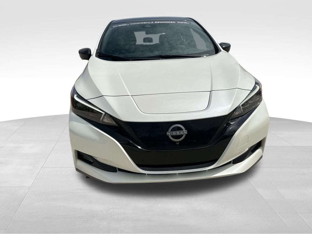 2024 Super Black/Pearl White Nissan LEAF SV Plus FWD Hatchback