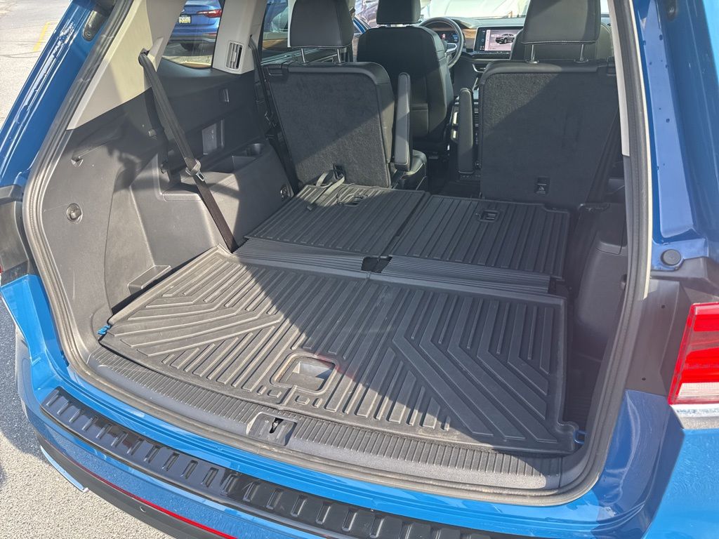 2025 Volkswagen Atlas 2.0T SE w/Technology Blue at Subaru and VW of Moon Township
