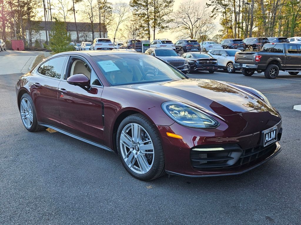 2022 Porsche Panamera S's photo