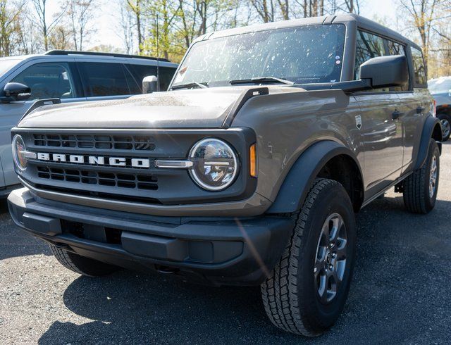 Gray 2025 Ford Bronco Big Bend 4-Door 4WD SUV / Crossover Four-Wheel Drive Automatic
