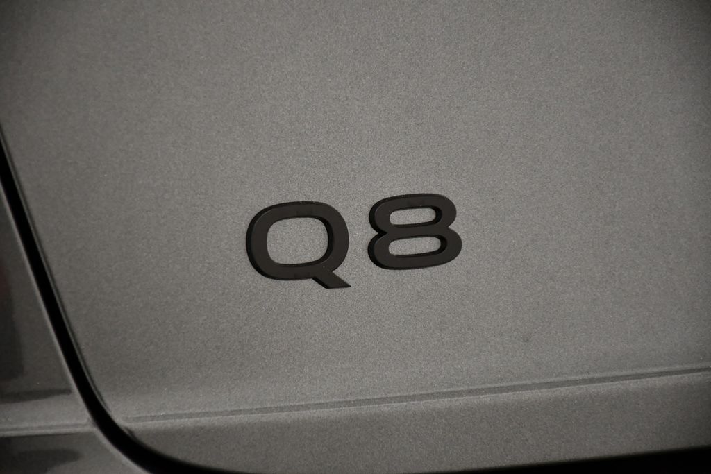 Thumbnail: 2026 Audi Q8 - 9