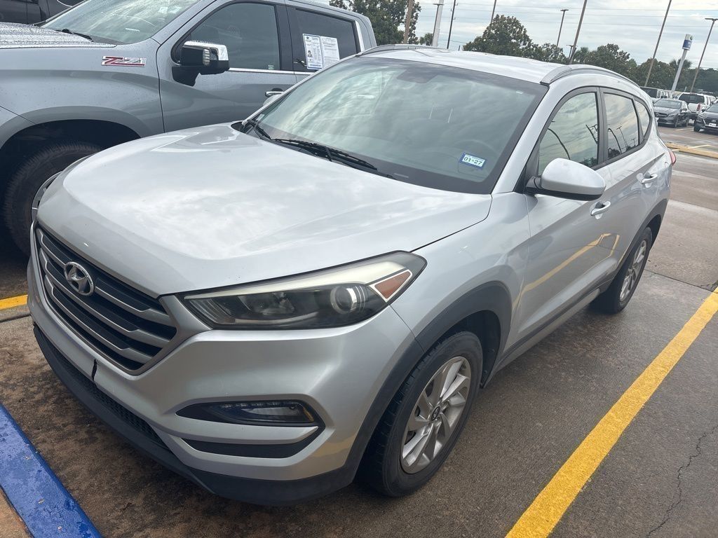 2017 Hyundai Tucson SE Silver at Baytown Hyundai