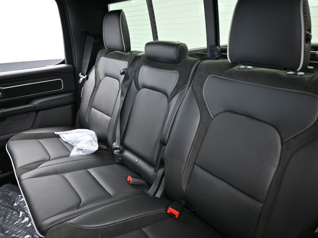 New 2026 Diamond Black Crystal Pearlcoat Ram Laramie image 32