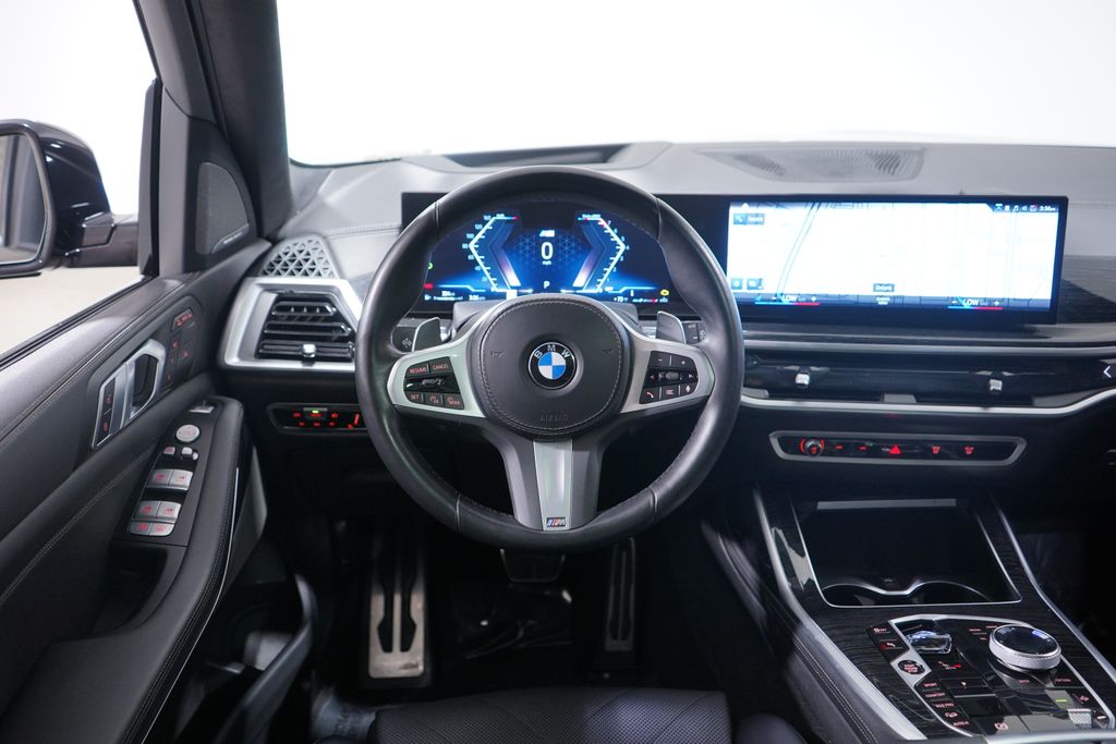 Thumbnail: 2023 BMW X7 - 11