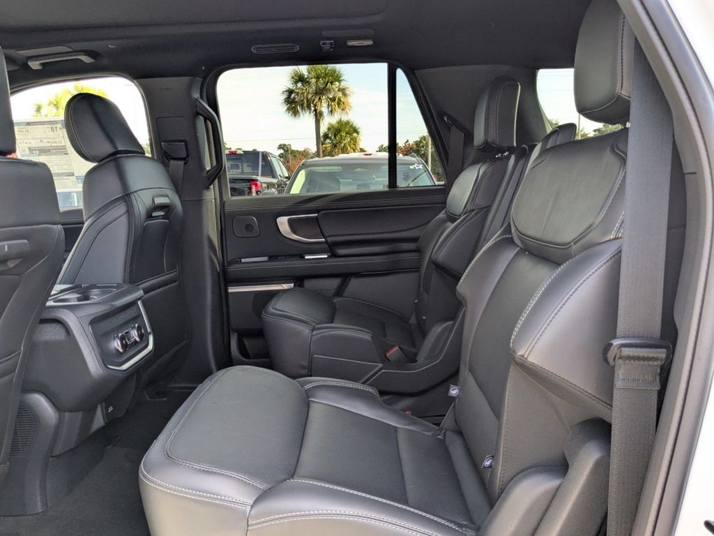 2025 Ford Expedition Platinum MAX