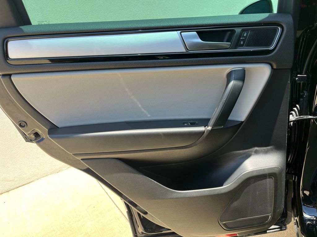 Used Car 2017 Volkswagen Touareg  V6 For Sale Under $20,000 In Georgetown, Texas