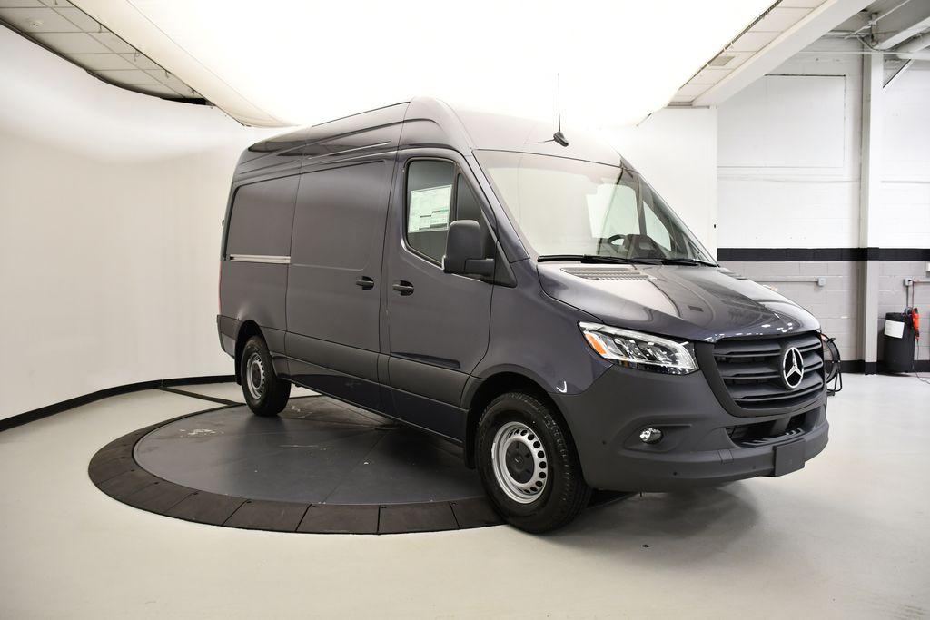 Thumbnail: 2025 Mercedes-Benz Sprinter - 4